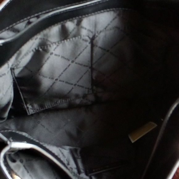 M Kors Trisha large triple Gusset shoulder bag black pen le leather - Picture 3 of 8